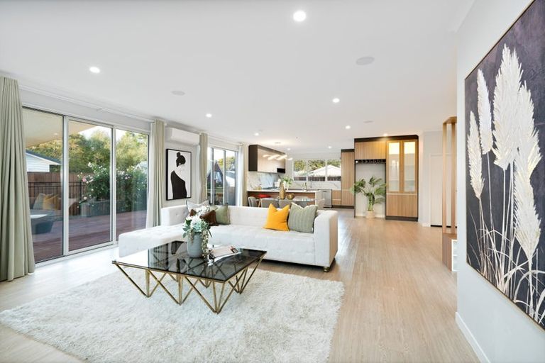 Photo of property in 38a Pokapu Street, Titirangi, Auckland, 0600