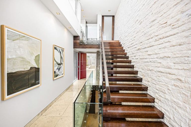 Photo of property in 21 Brighton Terrace, Mairangi Bay, Auckland, 0630