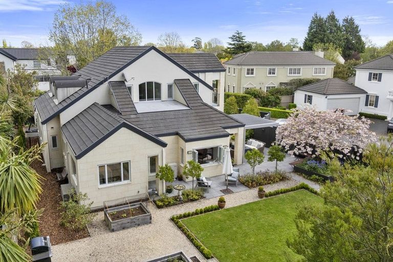 Photo of property in 30 Chateau Drive, Burnside, Christchurch, 8053