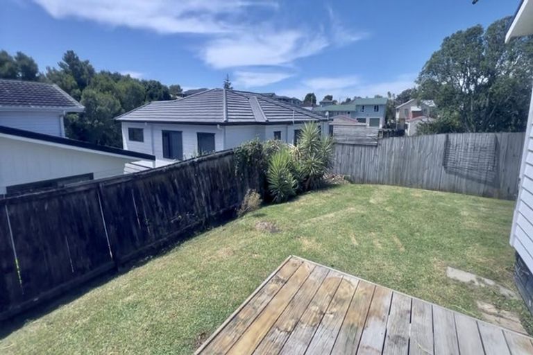 Photo of property in 57 Kelman Road, Kelston, Auckland, 0602