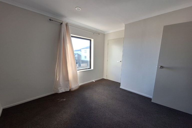 Photo of property in 2/3 Wallson Crescent, Wiri, Auckland, 2104