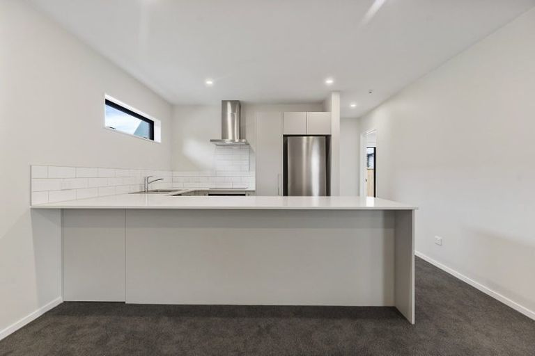 Photo of property in 41 Kingdale Road, Henderson, Auckland, 0610