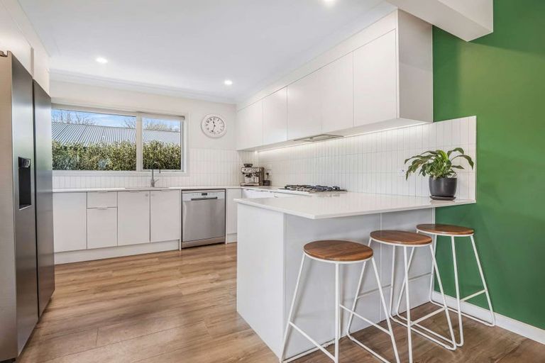 Photo of property in 14 Centaurus Road, Cashmere, Christchurch, 8022