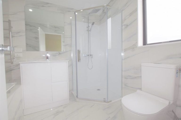 Photo of property in 71a Fruitvale Road, New Lynn, Auckland, 0600