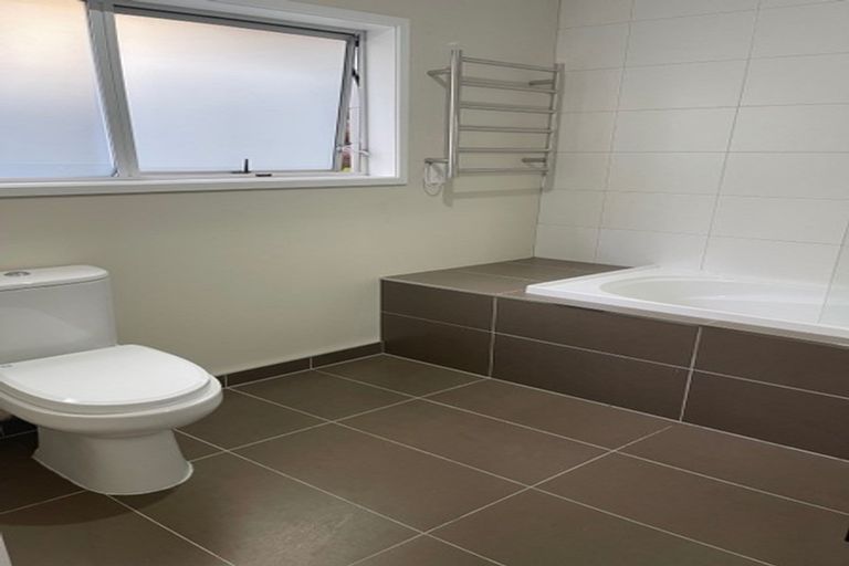 Photo of property in 4 Geoffrey Road, Torbay, Auckland, 0630