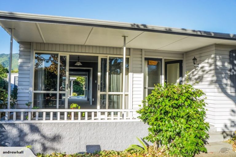 Photo of property in 7 Leybourne Avenue, Waikanae, 5036