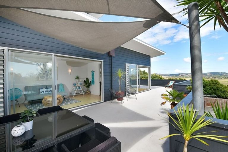 Photo of property in 77 Garfield Road, Helensville, 0800