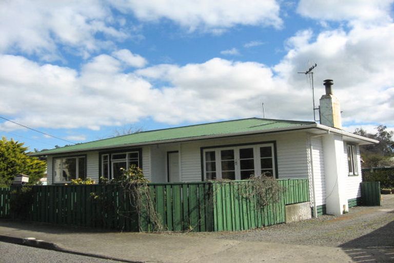 Photo of property in 30 Watts Street, Waipawa, 4210
