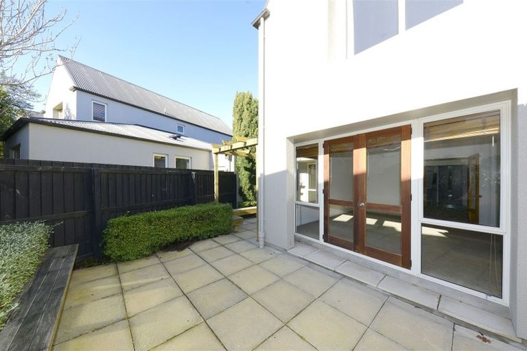 Photo of property in 30 Oakford Close, Riccarton, Christchurch, 8011