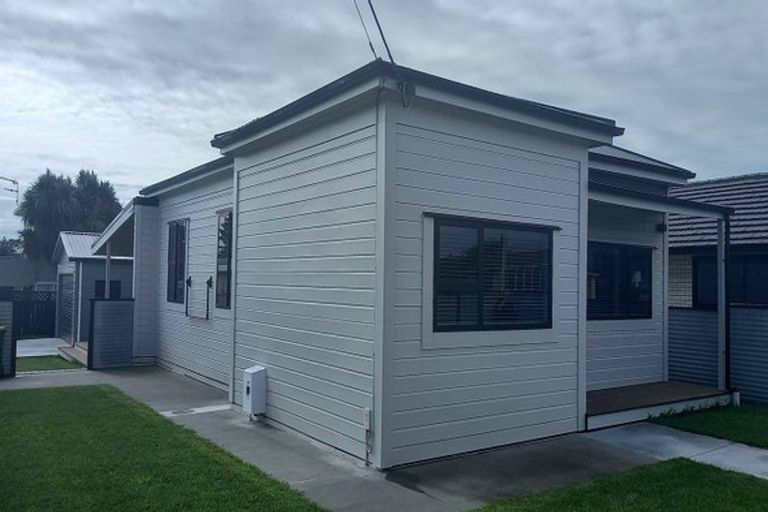 Photo of property in 42 Collins Street, Hawera, 4610