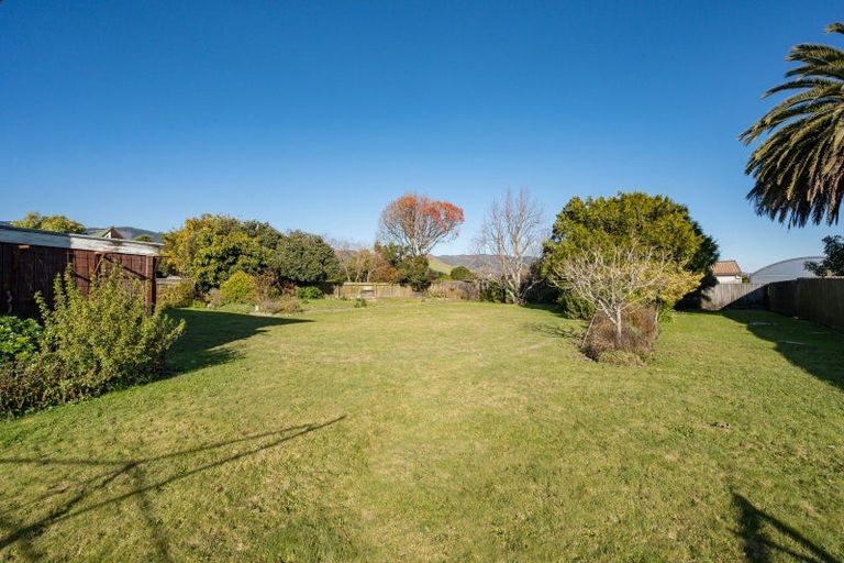 Photo of property in 2 Balmoral Place, Stoke, Nelson, 7011