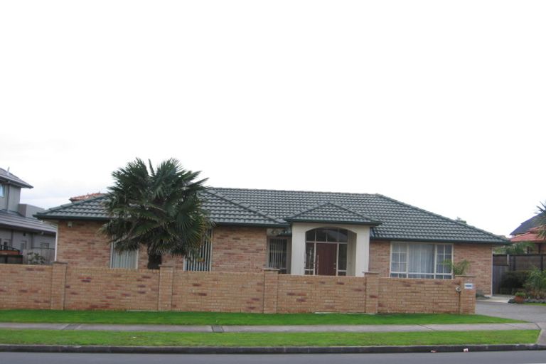 Photo of property in 243 Kilkenny Drive, East Tamaki Heights, Auckland, 2016