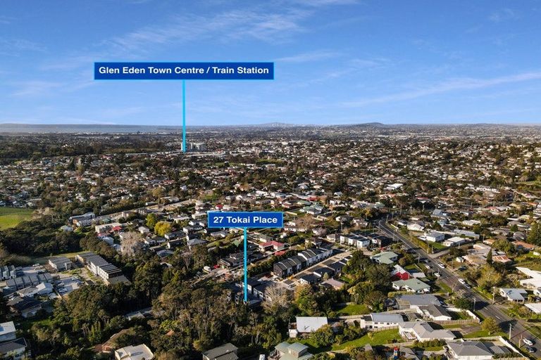 Photo of property in 27 Tokai Place, Glen Eden, 0602