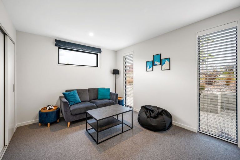 Photo of property in 2 Mcneil Crescent, Wanaka, 9305