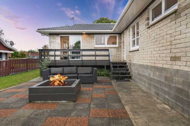 Photo of property in 42 Ray Small Drive, Pahurehure, Papakura, 2113
