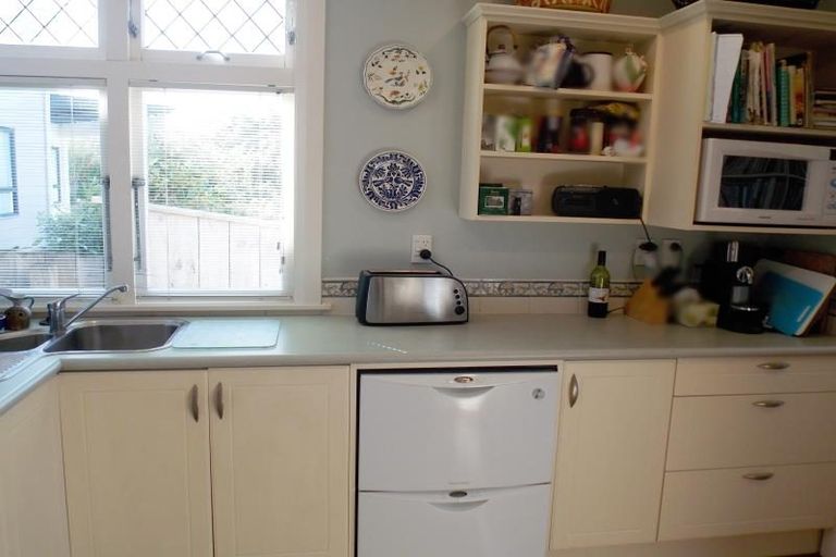 Photo of property in 32 Beauchamp Street, Karori, Wellington, 6012