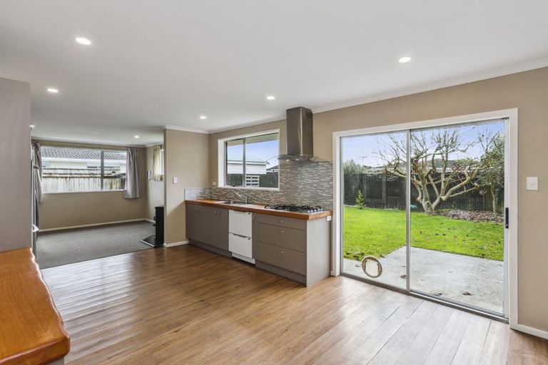 Photo of property in 37 Kapanui Road, Waikanae, 5036