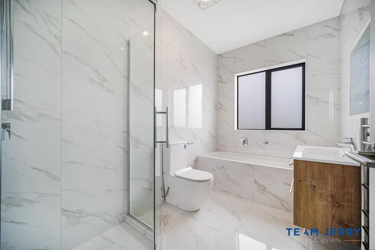 Photo of property in 30 Dungloe Avenue, Flat Bush, Auckland, 2019
