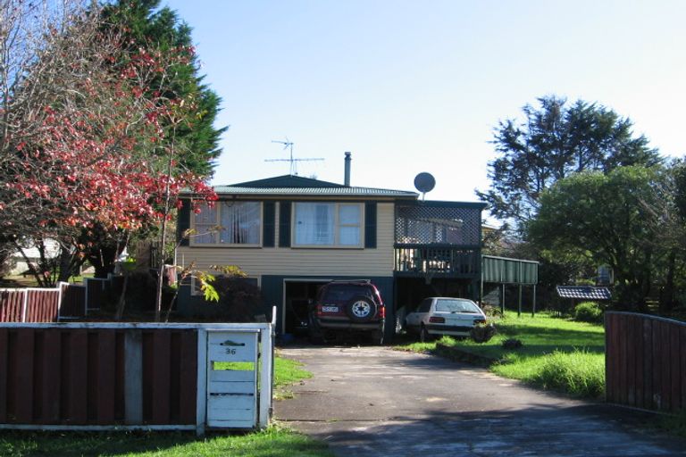 Photo of property in 36 Roberts Road, Te Atatu South, Auckland, 0610