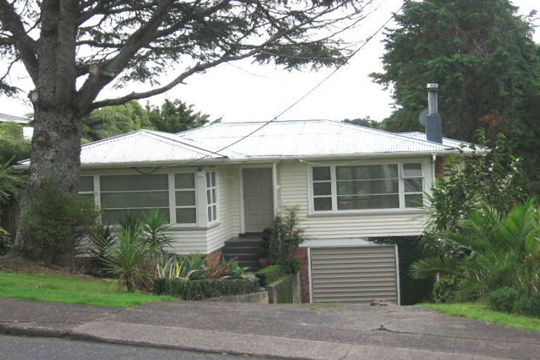 Photo of property in 43 Derwent Crescent, Titirangi, Auckland, 0604