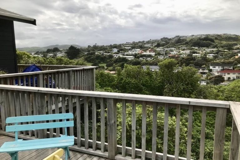 Photo of property in 64 Bassett Road, Johnsonville, Wellington, 6037