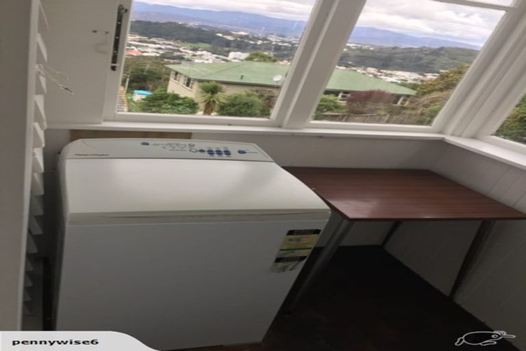 Photo of property in 79a Mills Road, Brooklyn, Wellington, 6021