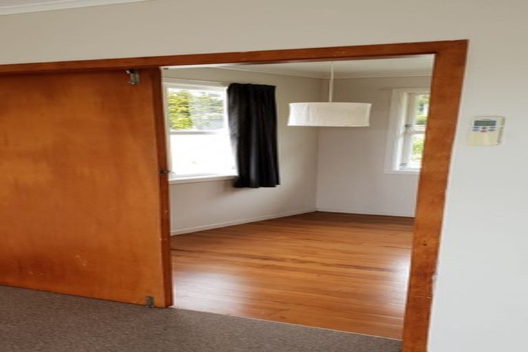 Photo of property in 3 Voltaire Street, Karori, Wellington, 6012