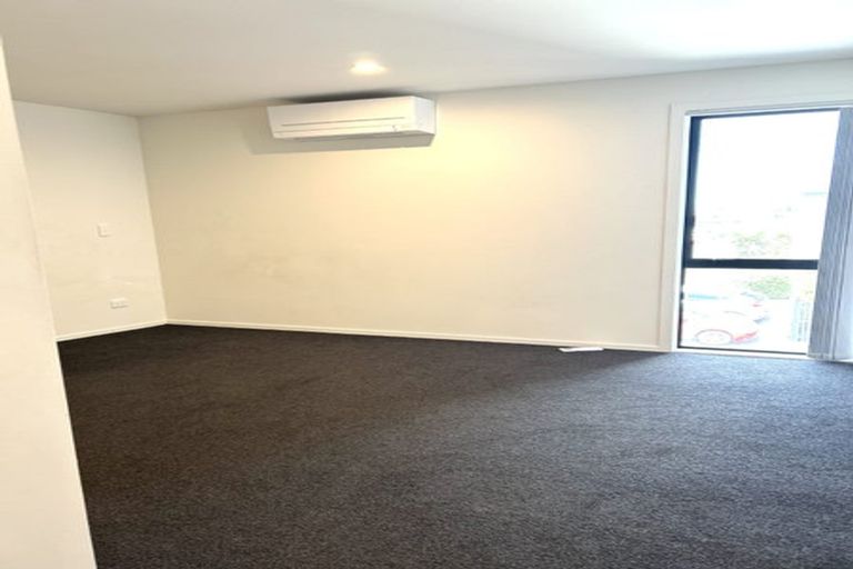 Photo of property in 642a Massey Road, Mangere, Auckland, 2022
