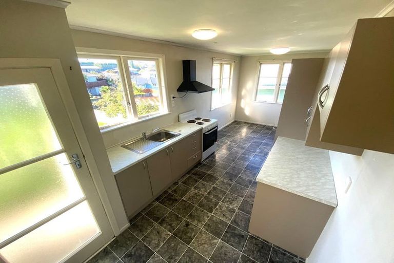 Photo of property in 40 Tahi Terrace, Glen Eden, Auckland, 0602