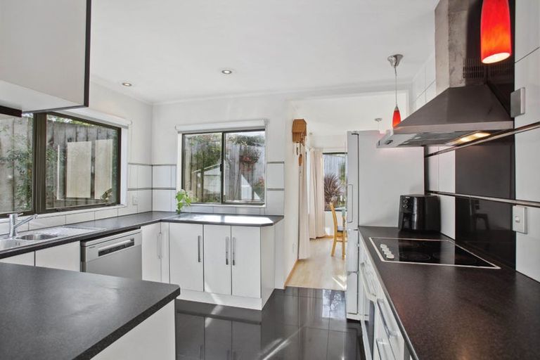 Photo of property in 2/148 Pigeon Mountain Road, Half Moon Bay, Auckland, 2012