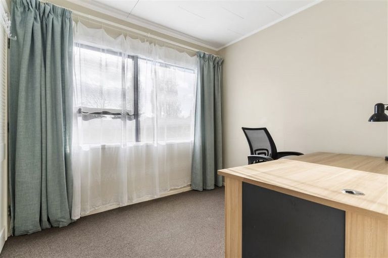 Photo of property in 41 Holmes Drive South, Massey, Auckland, 0614