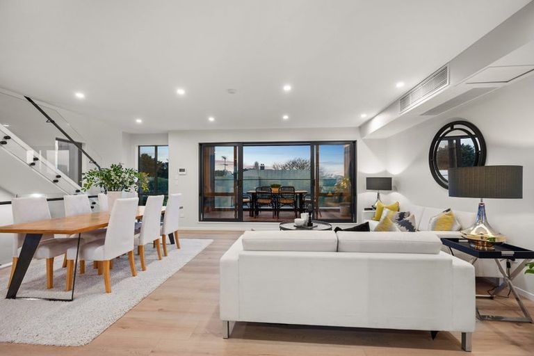 Photo of property in 13c Dominion Street, Takapuna, Auckland, 0622