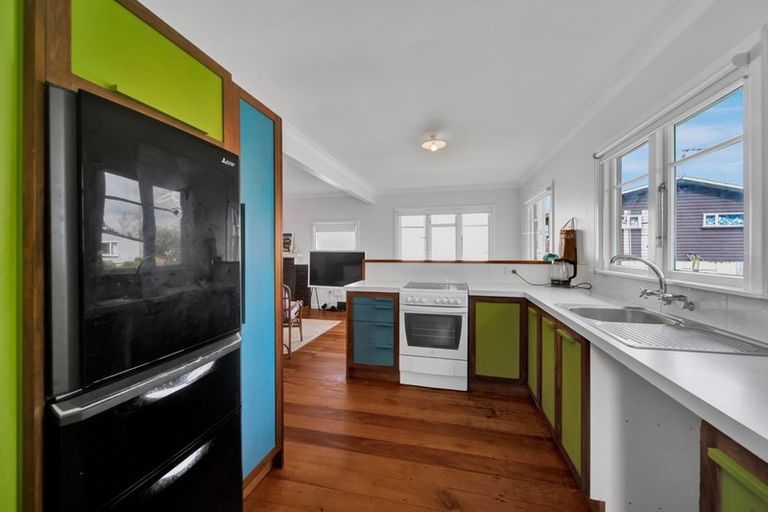 Photo of property in 87 Ngamotu Road, Spotswood, New Plymouth, 4310