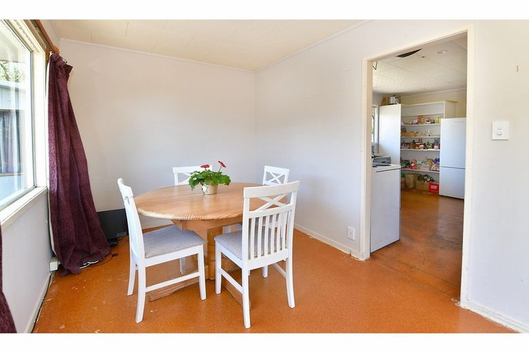Photo of property in 11 Merida Place, Unsworth Heights, Auckland, 0632