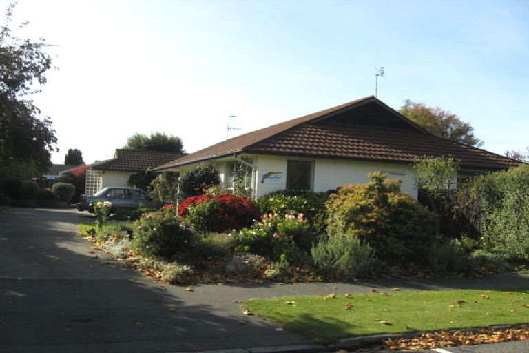 Photo of property in 1/23 Dovedale Avenue, Ilam, Christchurch, 8041