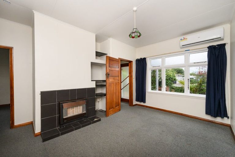 Photo of property in 17 Haydon Street, Roslyn, Palmerston North, 4414