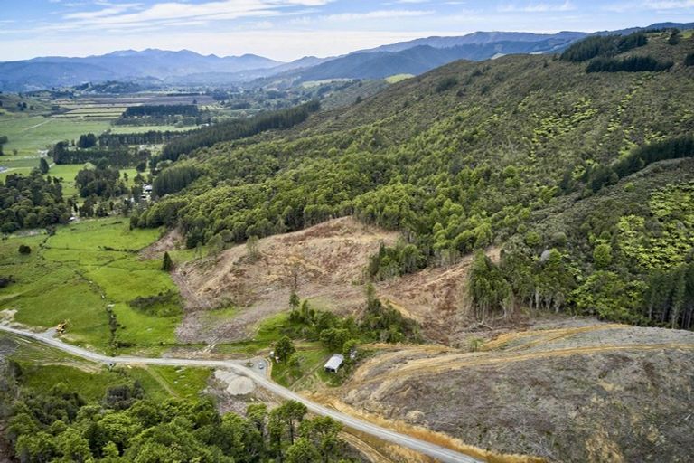 Photo of property in 12 Jane Mander Rise, Blue Mountains, 5371