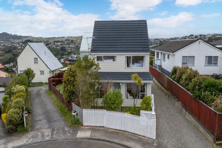 Photo of property in 8a Alister Way, Churton Park, Wellington, 6037