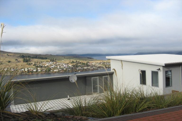 Photo of property in 14 Olivers Place, Queenstown, 9300