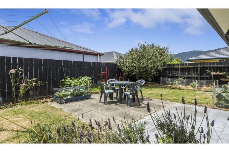 Photo of property in 2/48 Masefield Street, Stoke, Nelson, 7011