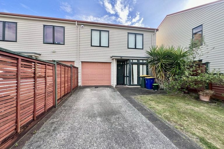 Photo of property in Tuscany Towers, 85/1 Ambrico Place, New Lynn, Auckland, 0600