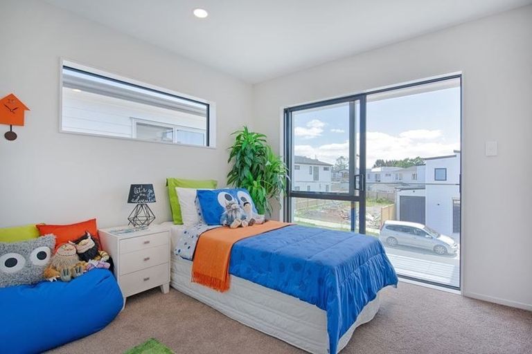 Photo of property in 45 Greenfinch Road, Hobsonville, Auckland, 0616