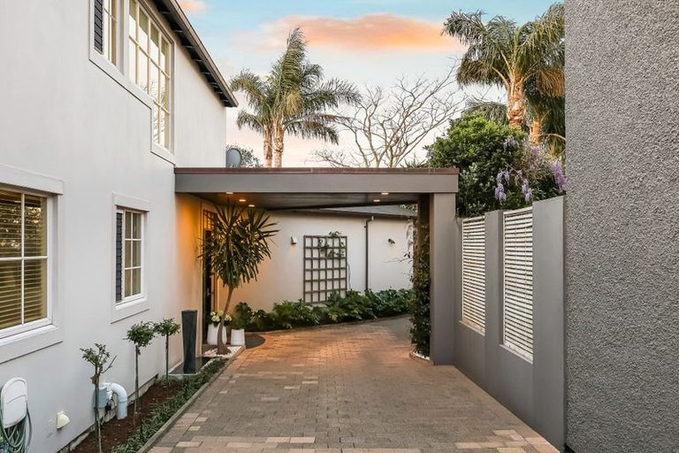 Photo of property in 2/2 Clifton Road, Hauraki, Auckland, 0622