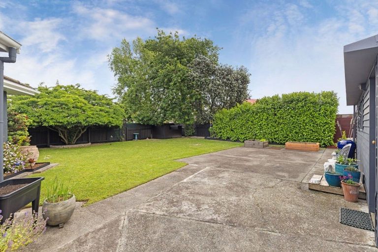 Photo of property in 19 Battersea Place, Roslyn, Palmerston North, 4414