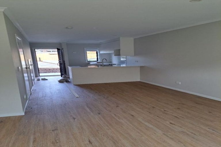 Photo of property in 2/125b Metcalfe Road, Ranui, Auckland, 0612