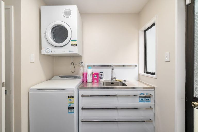 Photo of property in 2 Cannon Hill Crescent, Mount Pleasant, Christchurch, 8081