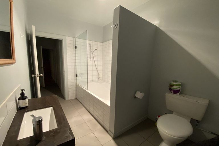 Photo of property in 2u7 King Street, Mount Cook, Wellington, 6021