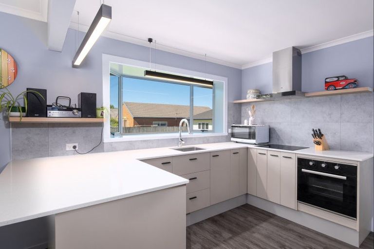 Photo of property in 100a Aorangi Road, Bryndwr, Christchurch, 8053