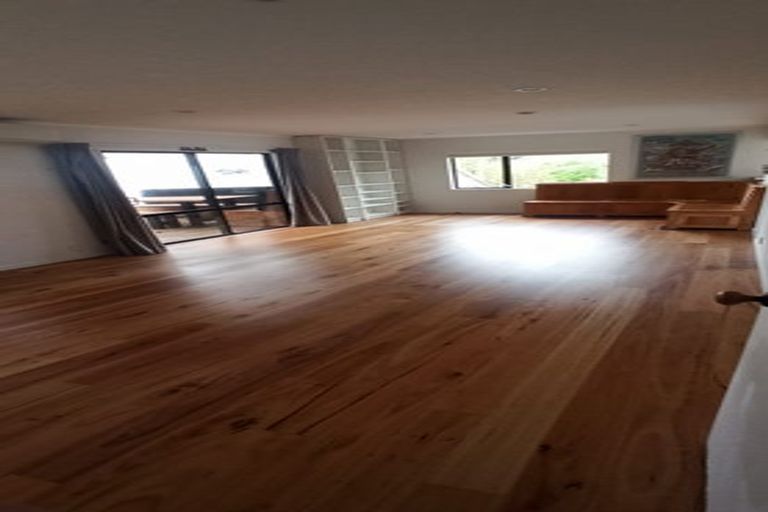 Photo of property in 1/103 Carlisle Road, Torbay, Auckland, 0632