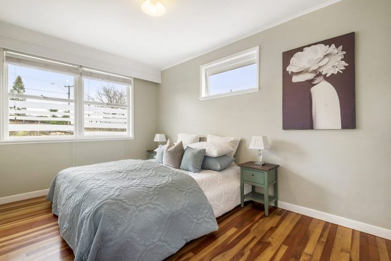 Photo of property in 1/46 Sunnynook Road, Sunnynook, Auckland, 0620